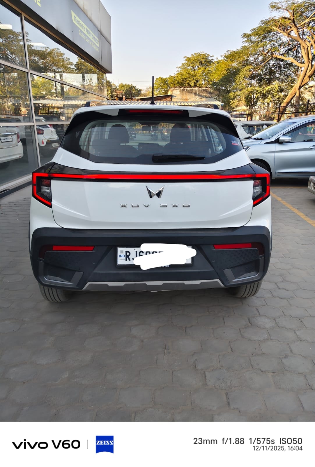 XUV 3XO image 3 XUV 3XO image 3