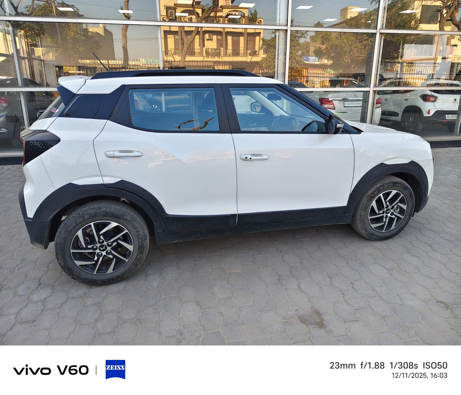 XUV 3XO image 4 XUV 3XO image 4