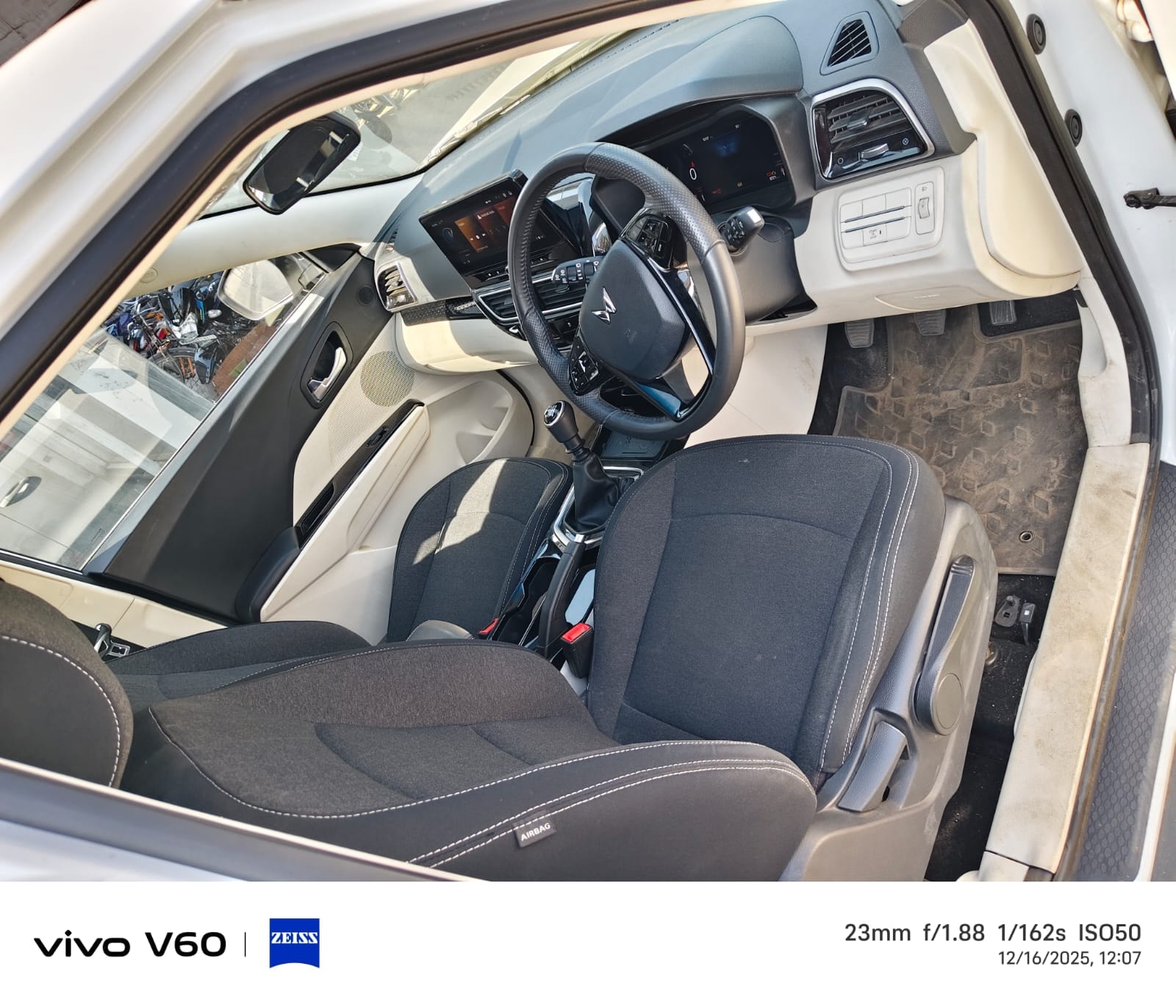 Used 2024 Mahindra XUV 3XO Used 2024 Mahindra XUV 3XO