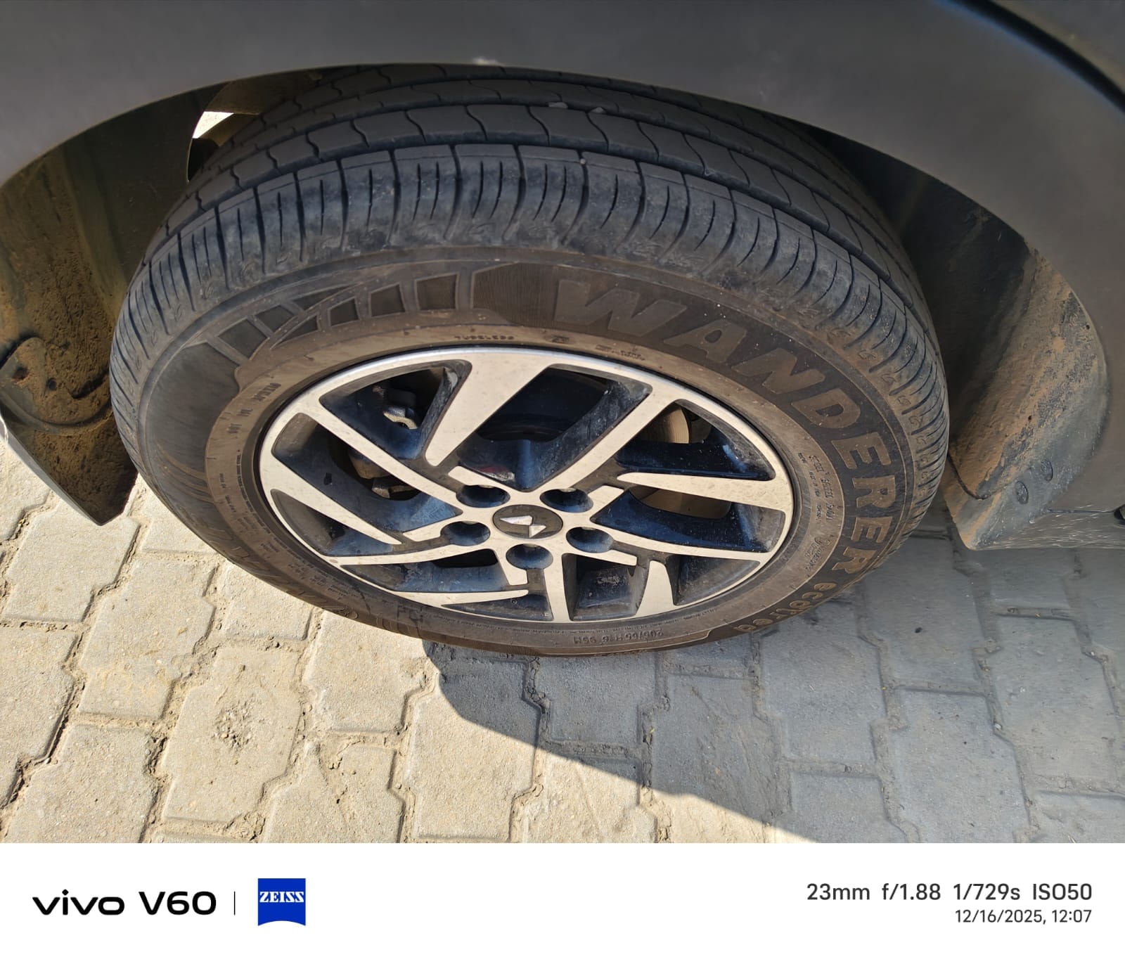 XUV 3XO image 5 XUV 3XO image 5