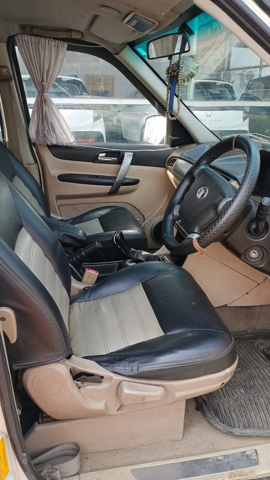 Used 2014 Tata Safari Storme Used 2014 Tata Safari Storme