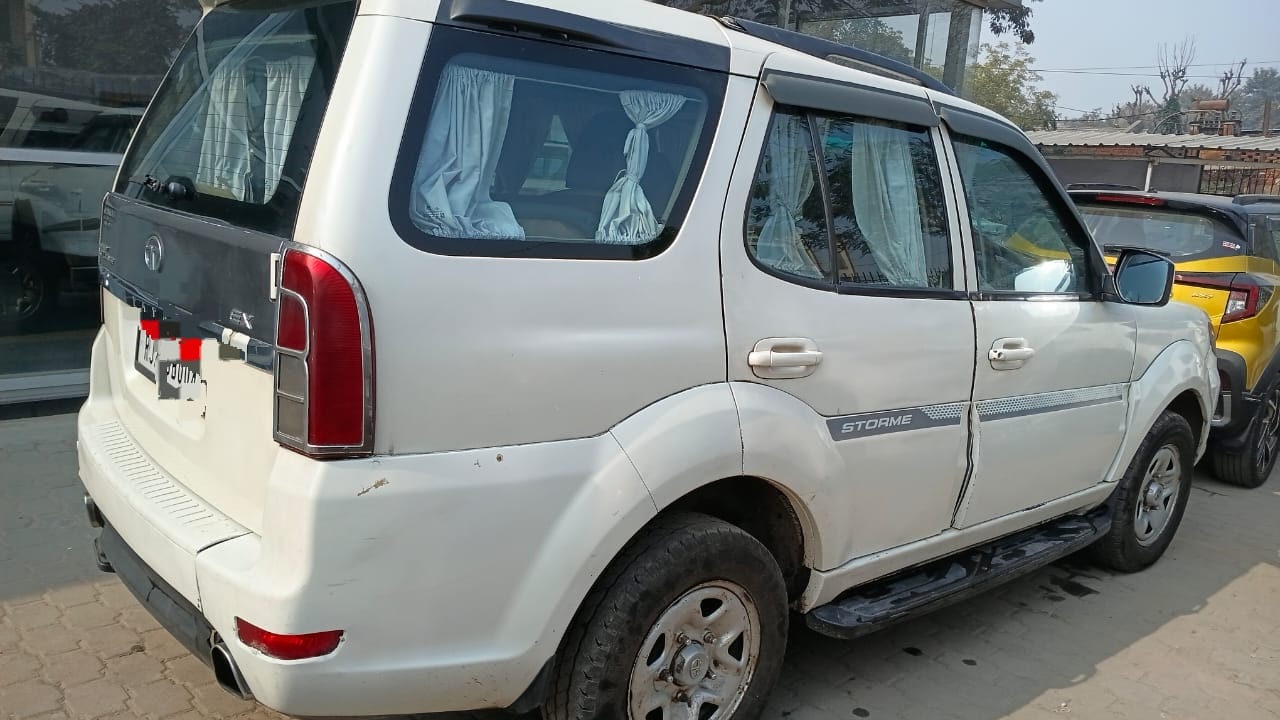 Used 2014 Tata Safari Storme Used 2014 Tata Safari Storme