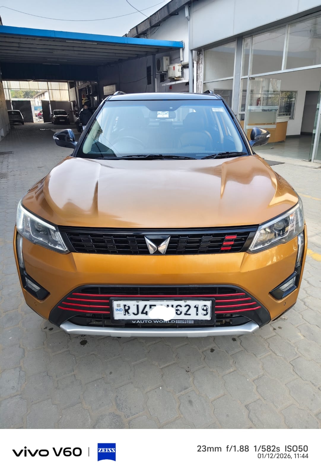 Used 2022 Mahindra XUV300 Used 2022 Mahindra XUV300