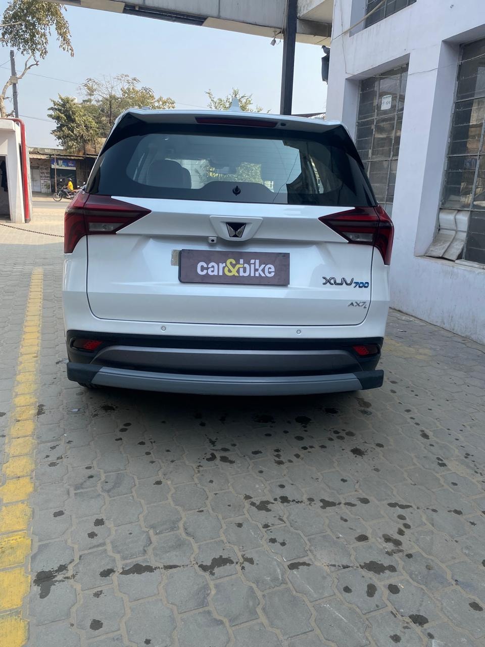 XUV700 image 3 XUV700 image 3