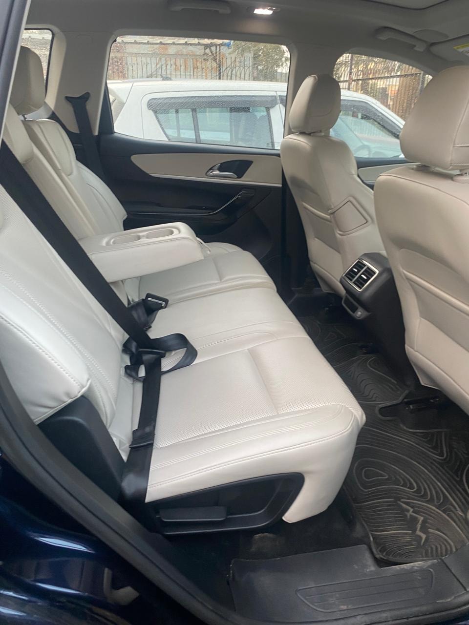 XUV700 image 8 XUV700 image 8