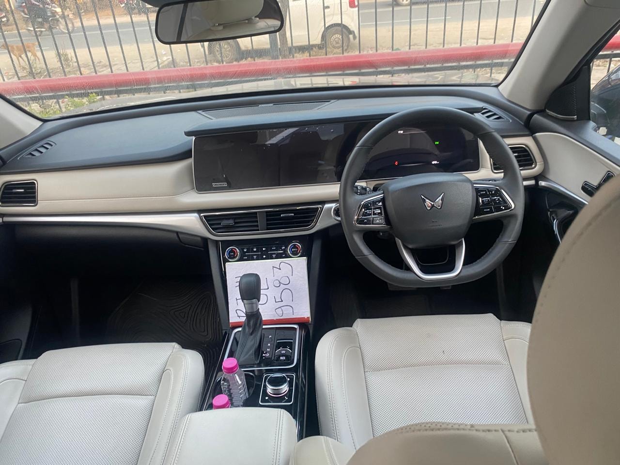 XUV700 image 5 XUV700 image 5