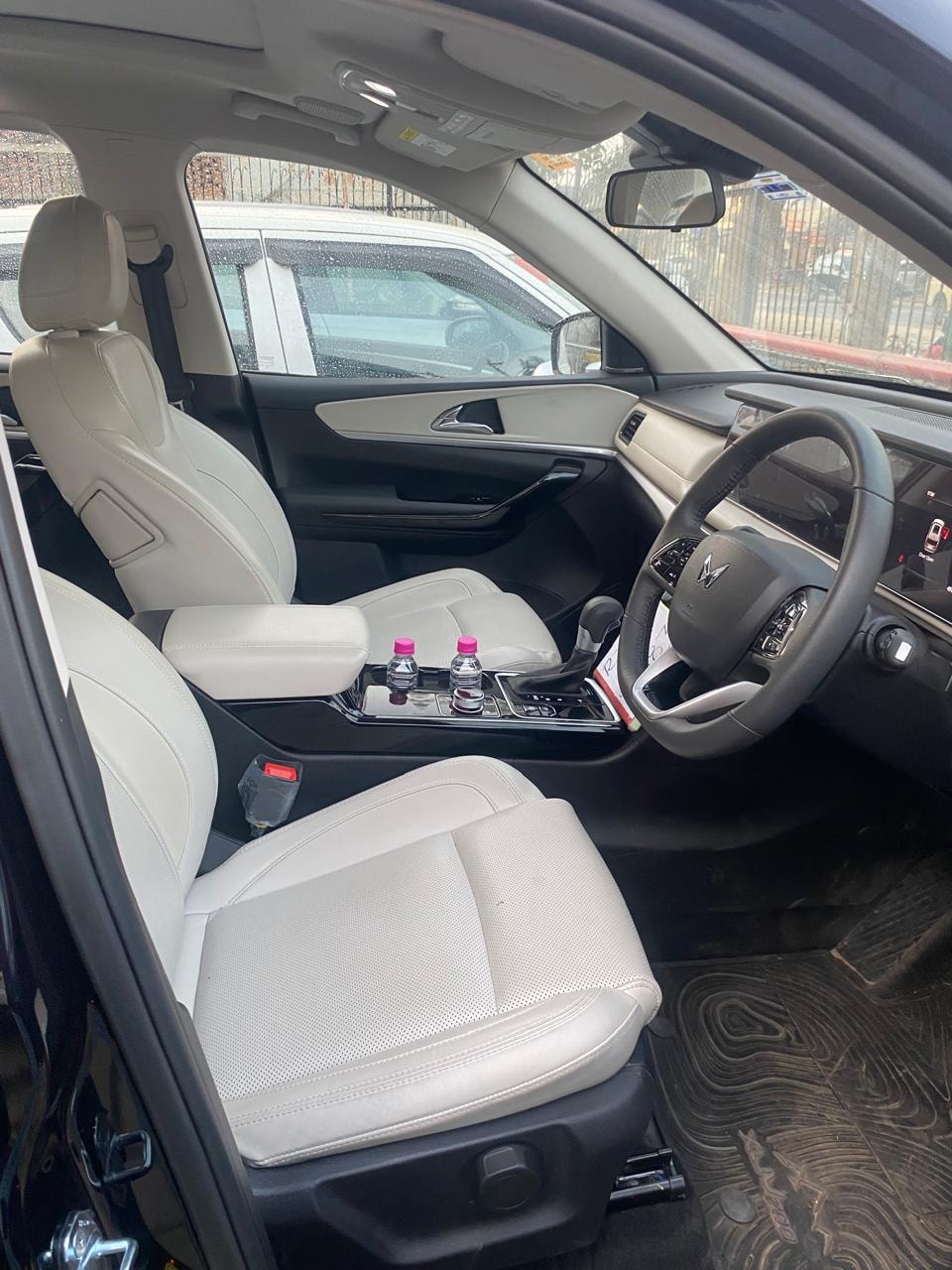 XUV700 image 7 XUV700 image 7