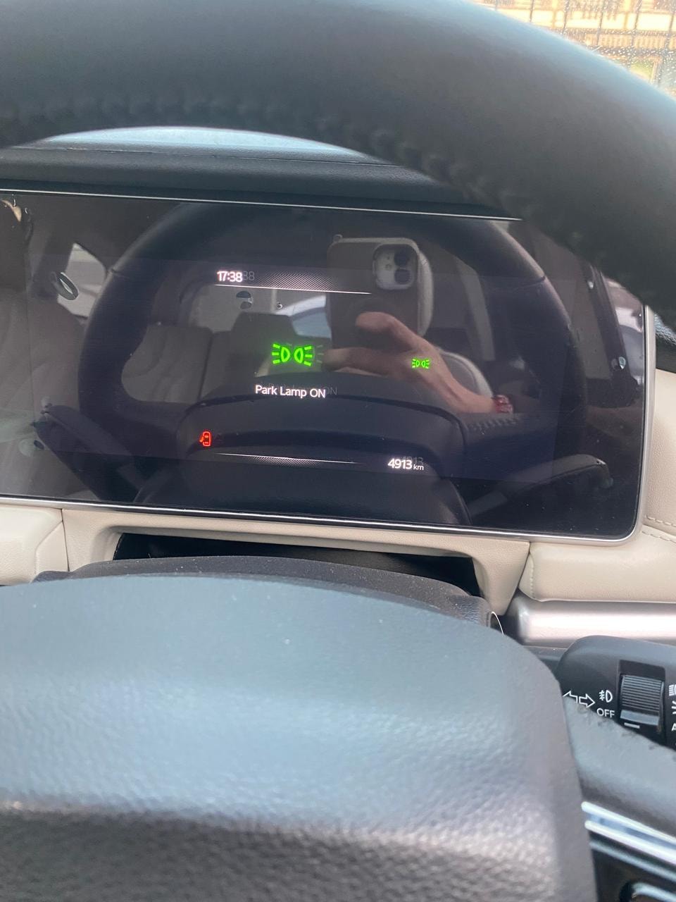 XUV700 image 4 XUV700 image 4