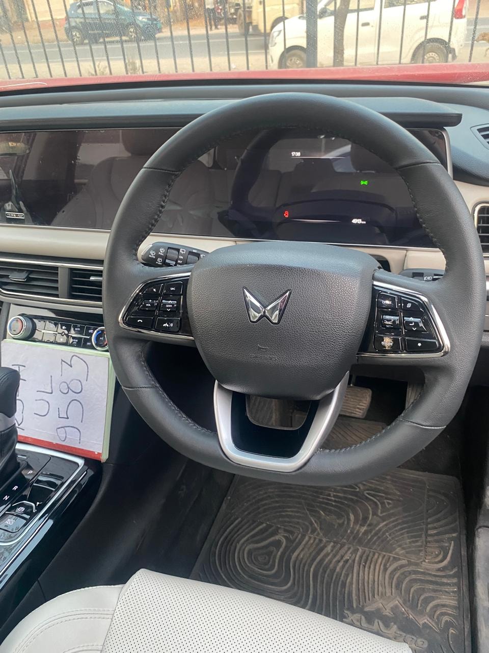 XUV700 image 6 XUV700 image 6