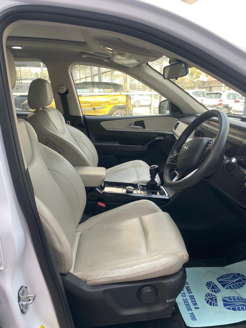 XUV700 image 8 XUV700 image 8