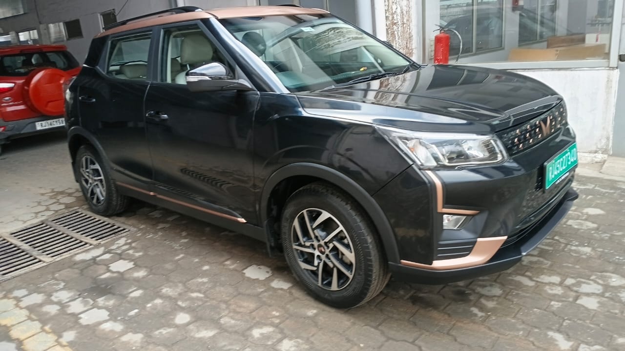 XUV400 image 3 XUV400 image 3