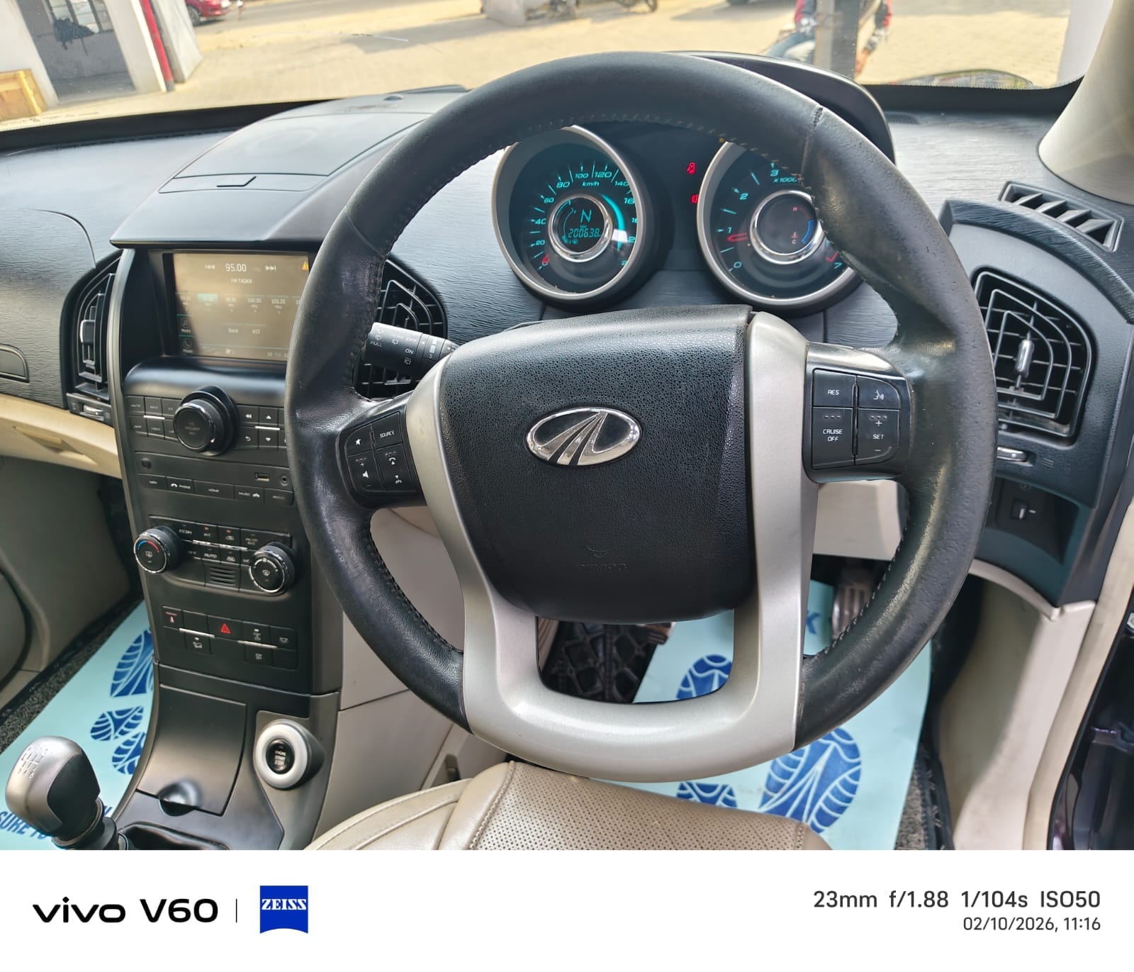 XUV500 image 7 XUV500 image 7