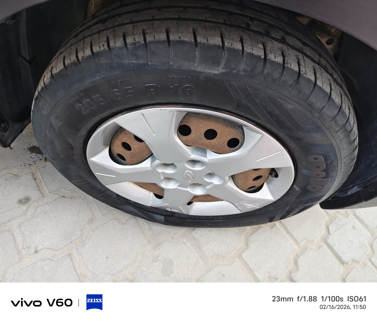 XUV300 image 4 XUV300 image 4