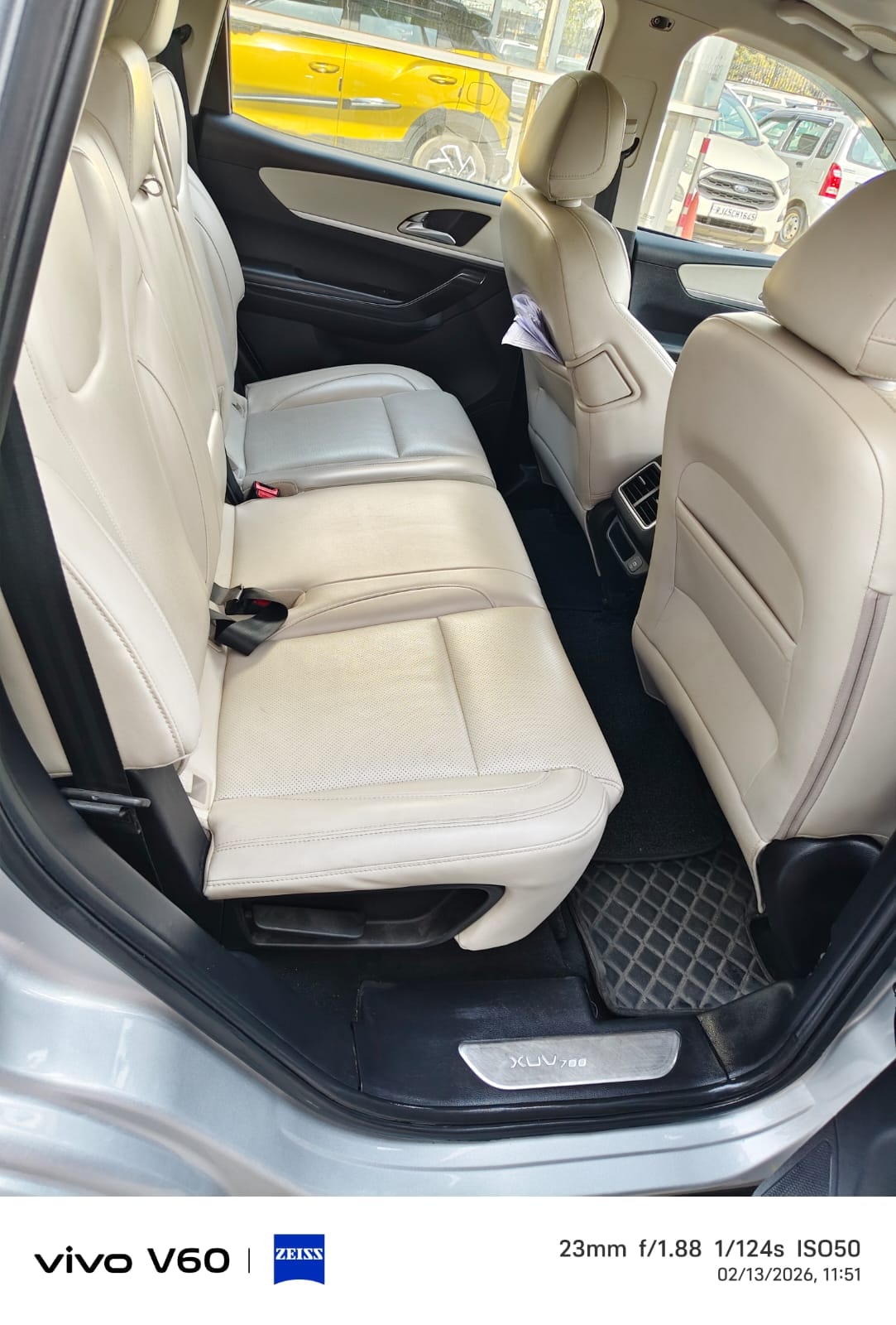 XUV700 image 10 XUV700 image 10