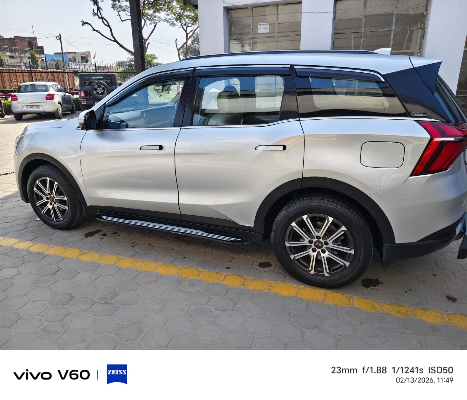 XUV700 image 2 XUV700 image 2