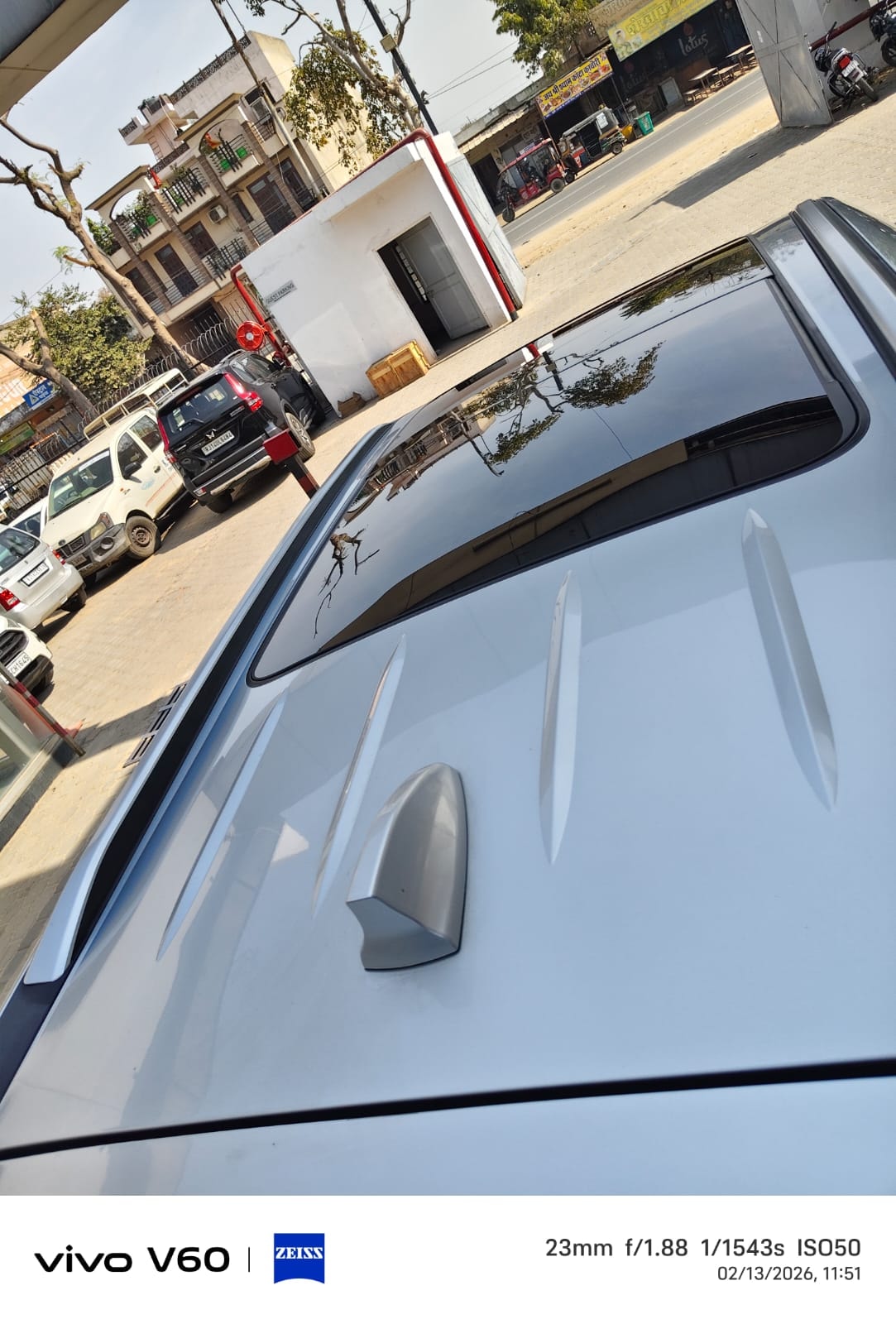 XUV700 image 4 XUV700 image 4