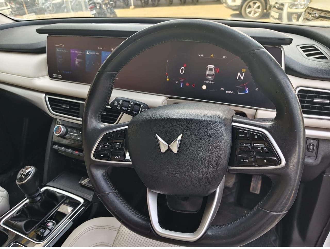 Used 2023 Mahindra XUV700 Used 2023 Mahindra XUV700