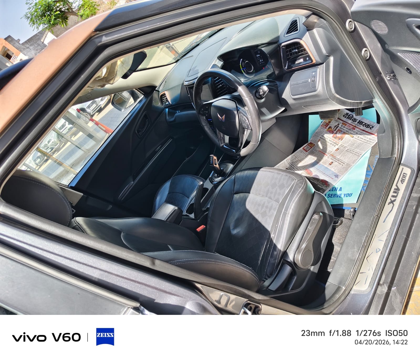 XUV400 image 8 XUV400 image 8