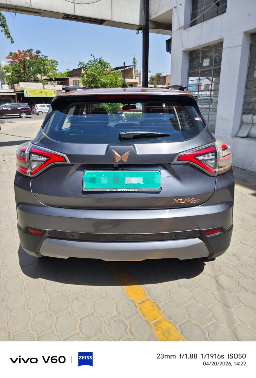 XUV400 image 3 XUV400 image 3