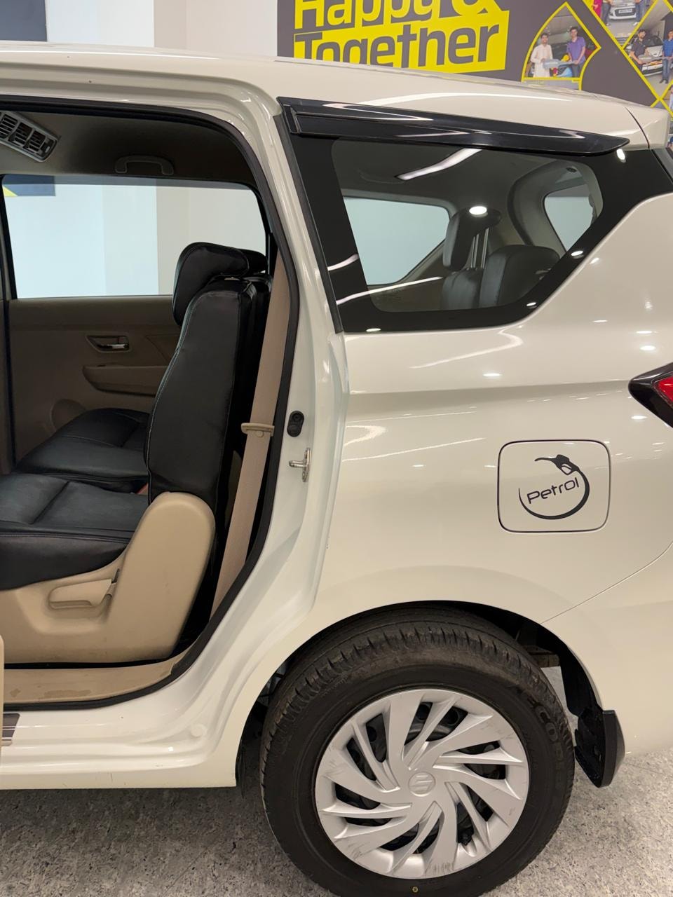 Ertiga image 1 Ertiga image 1