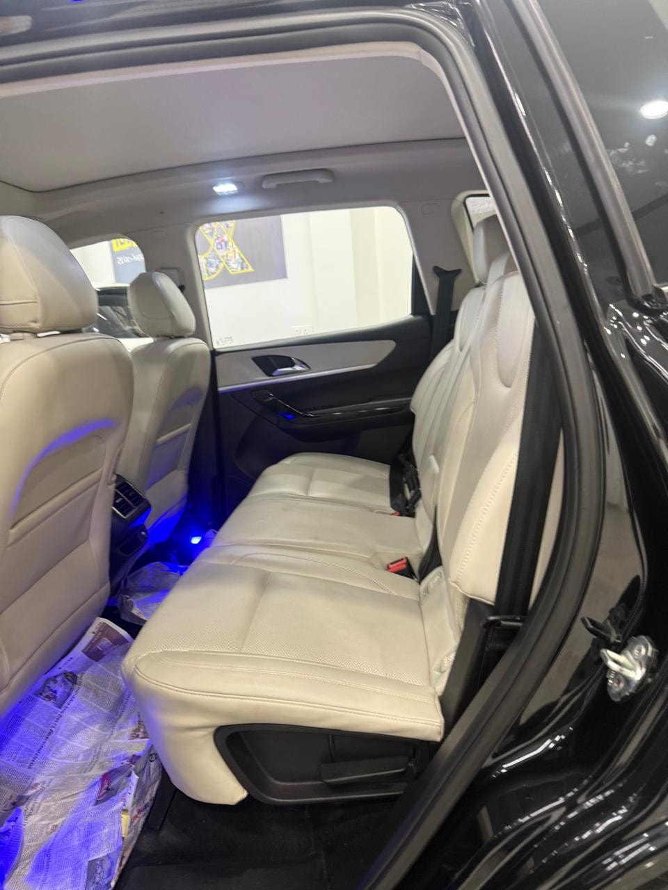 XUV700 image 8 XUV700 image 8