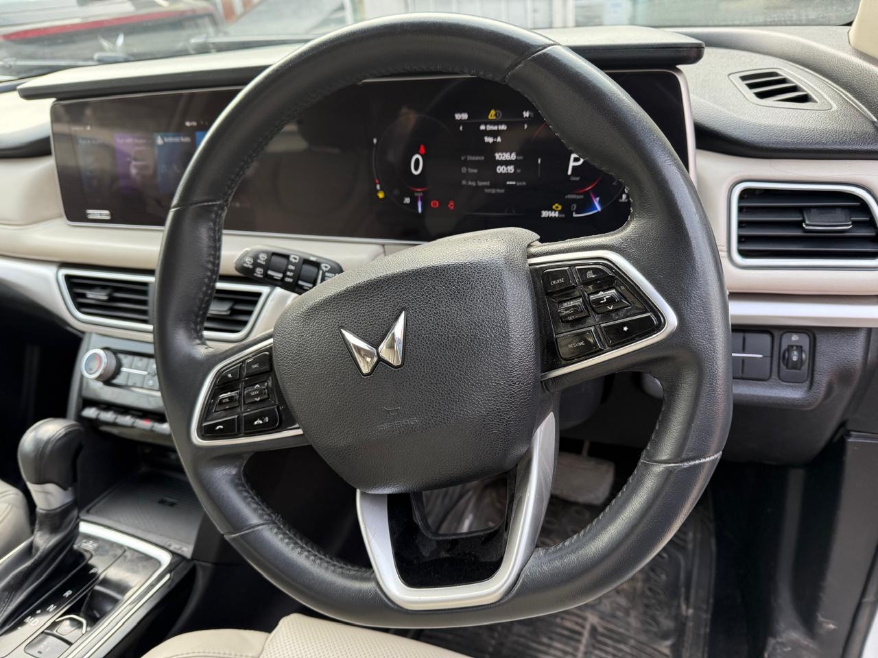 XUV700 image 8 XUV700 image 8