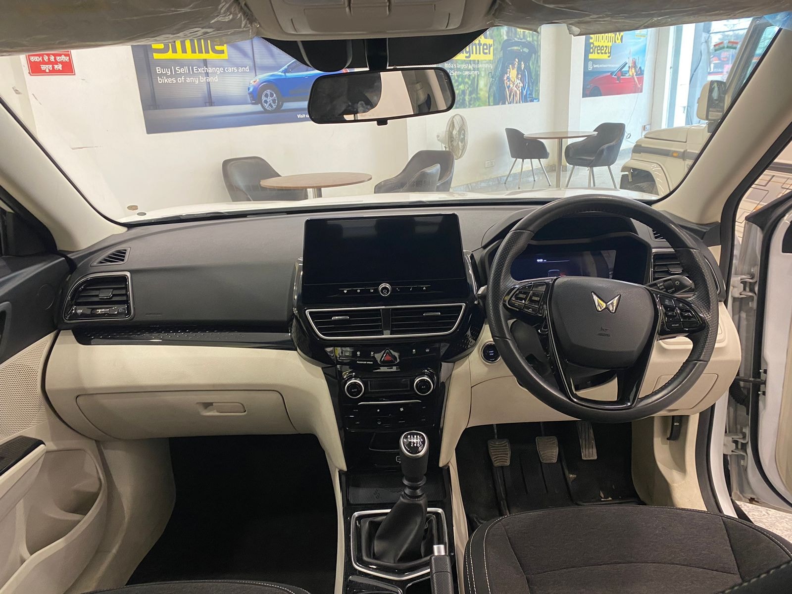 XUV 3XO image 11 XUV 3XO image 11