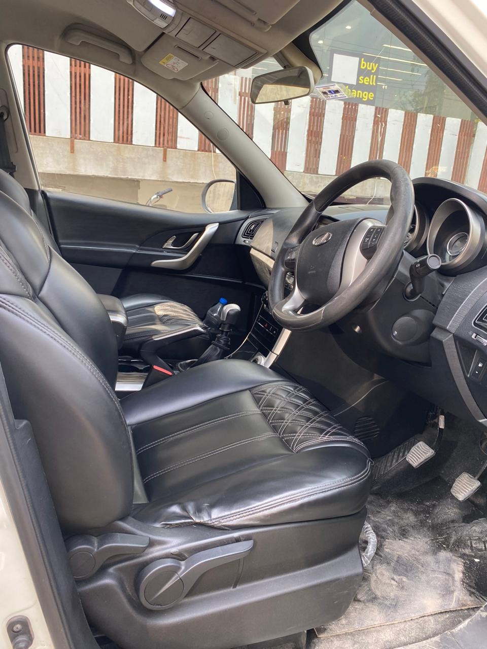 XUV500 image 14 XUV500 image 14