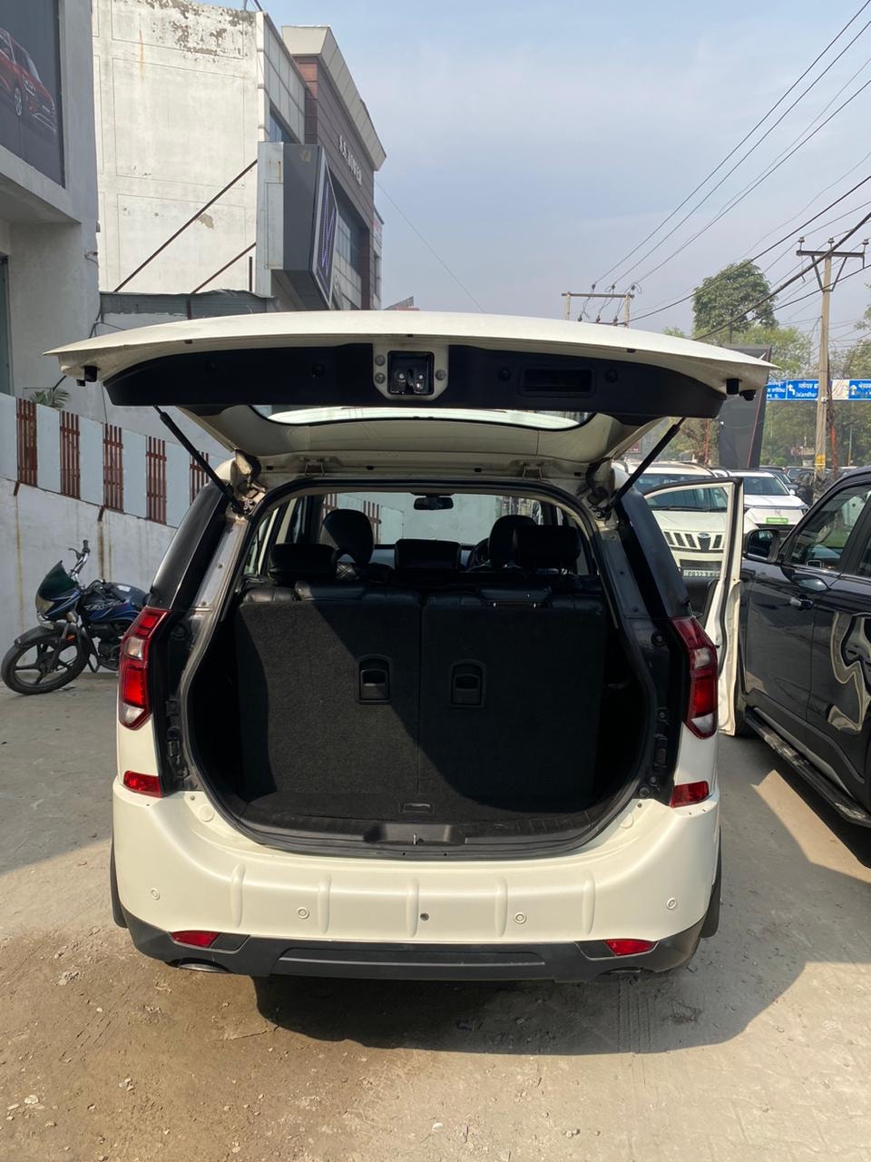 XUV500 image 10 XUV500 image 10