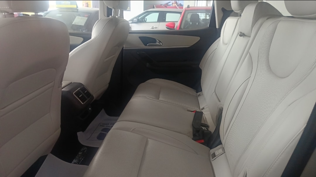 Used 2024 Mahindra XUV700 Used 2024 Mahindra XUV700