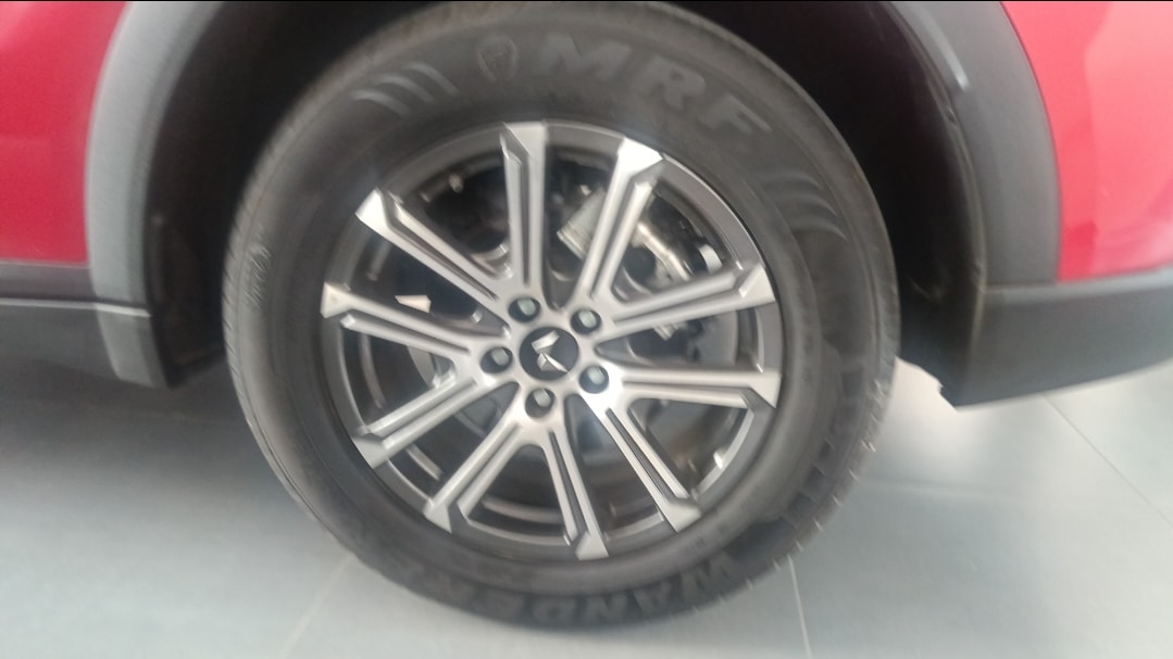 Used 2024 Mahindra XUV700 Used 2024 Mahindra XUV700