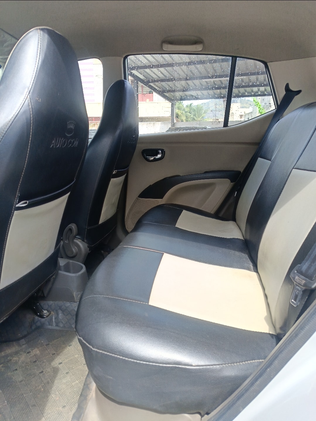 i10 image 17 i10 image 17