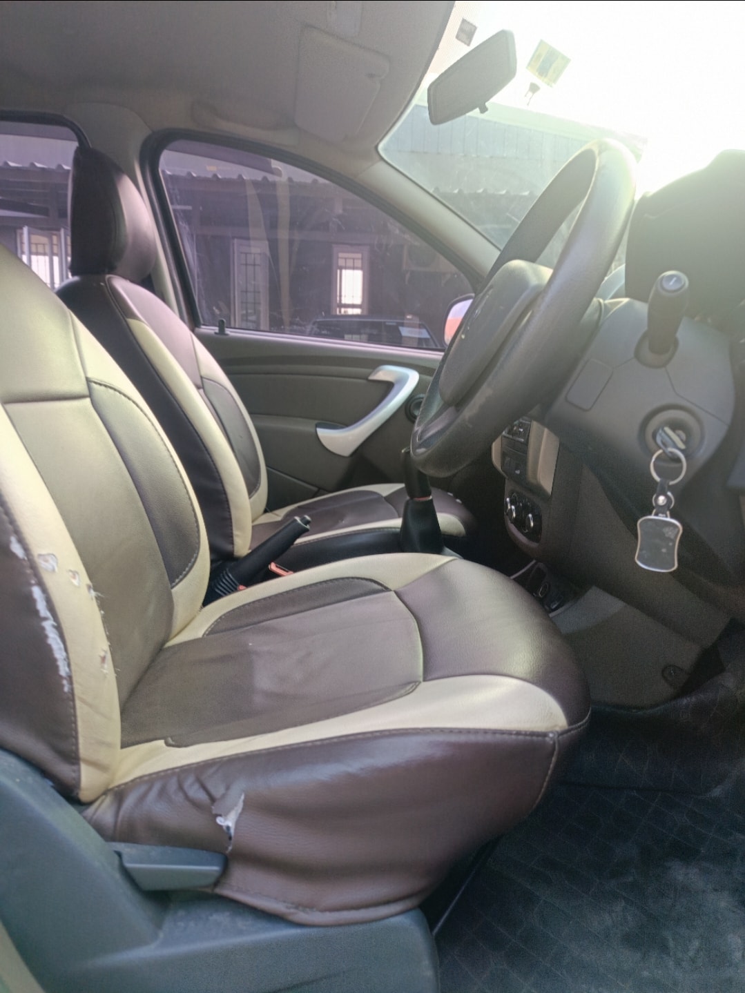 Duster image 16 Duster image 16