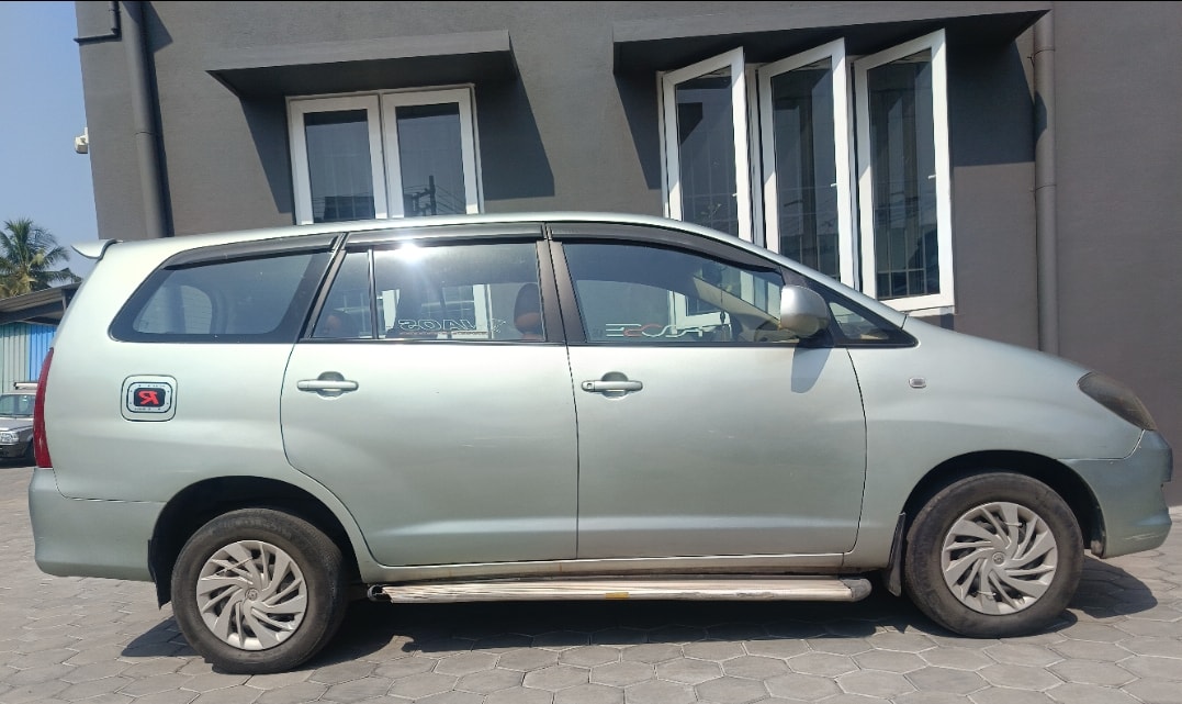 Innova image 6 Innova image 6