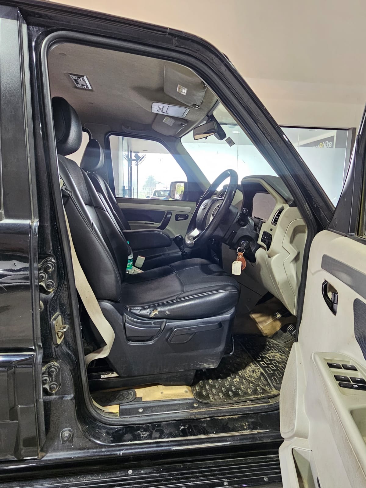 Scorpio image 16 Scorpio image 16