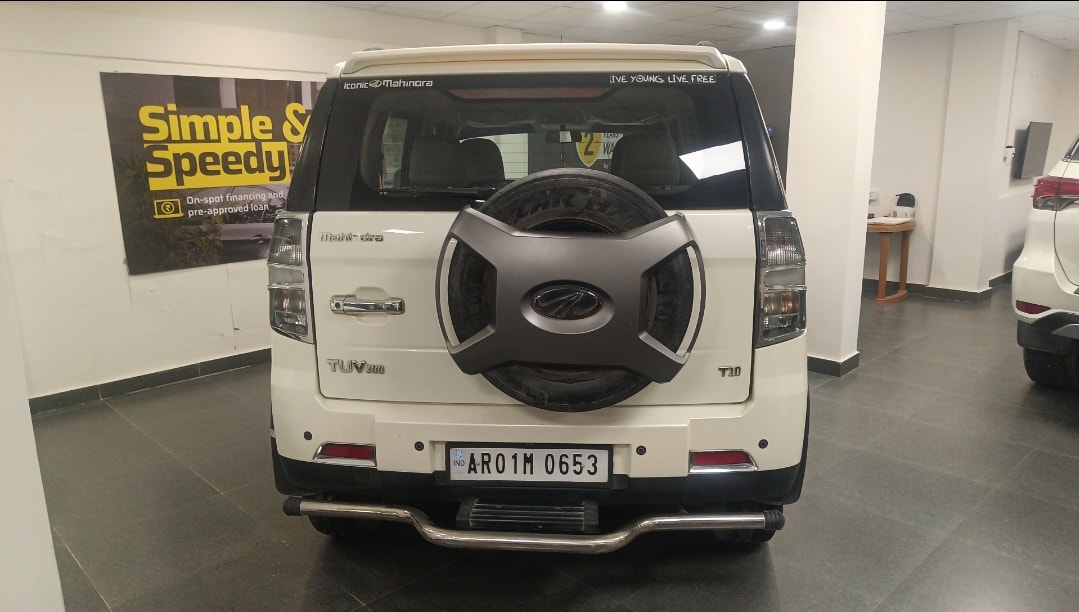 TUV300 image 4 TUV300 image 4