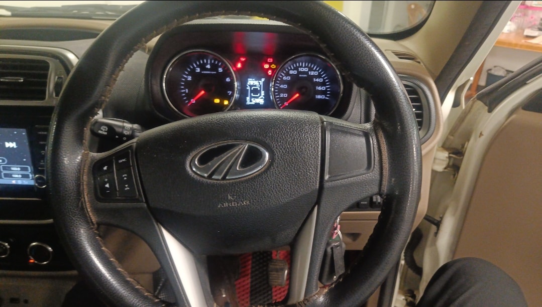 TUV300 image 13 TUV300 image 13