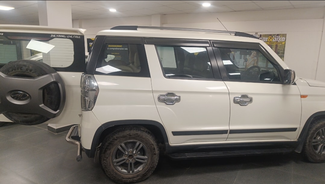 TUV300 image 10 TUV300 image 10