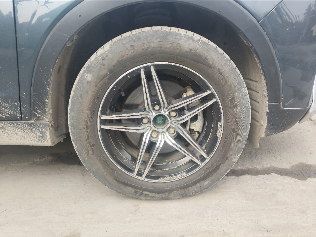 XUV300 image 9 XUV300 image 9