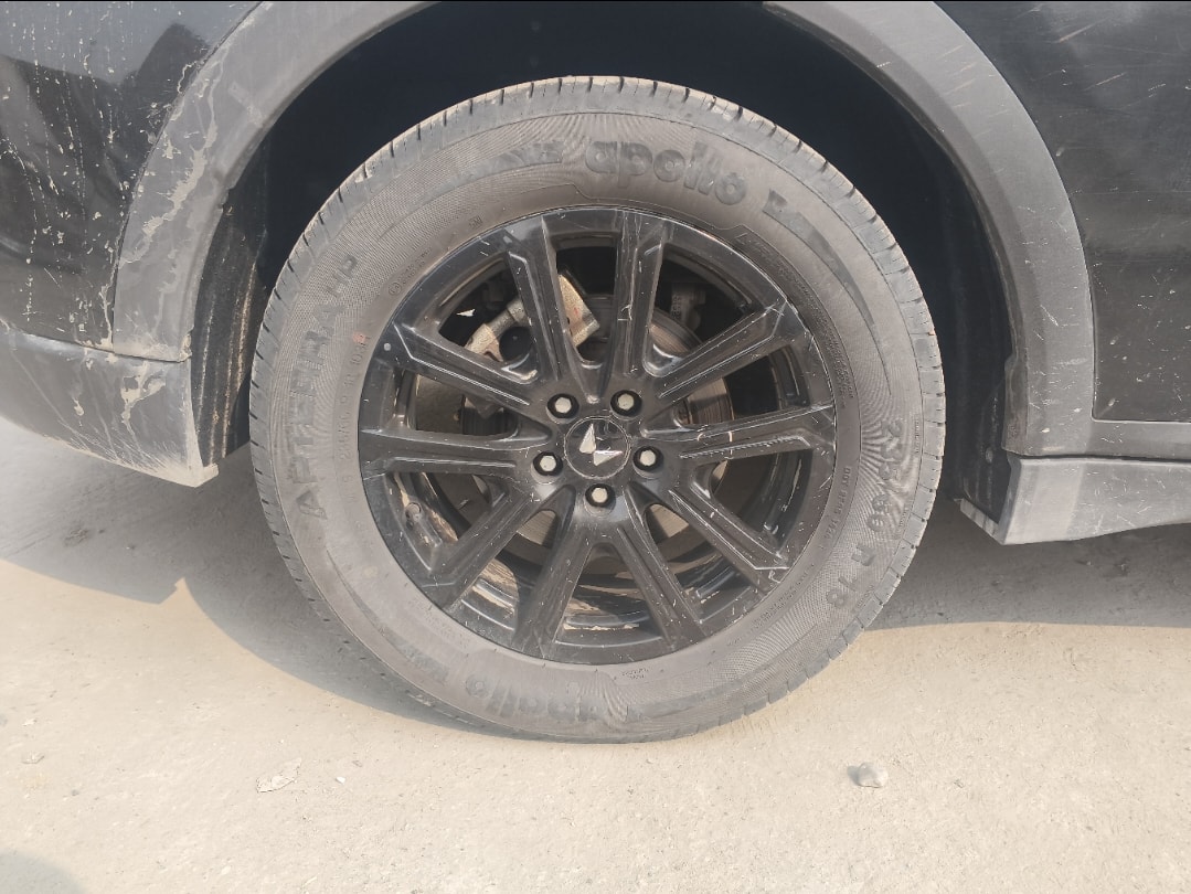 XUV700 image 9 XUV700 image 9