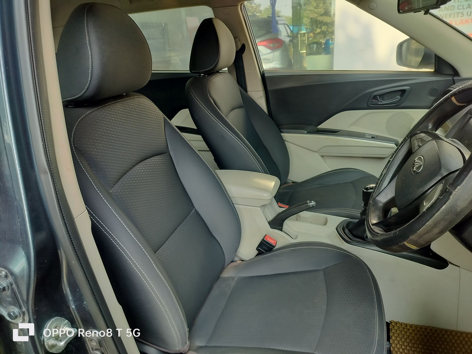 XUV300 image 14 XUV300 image 14