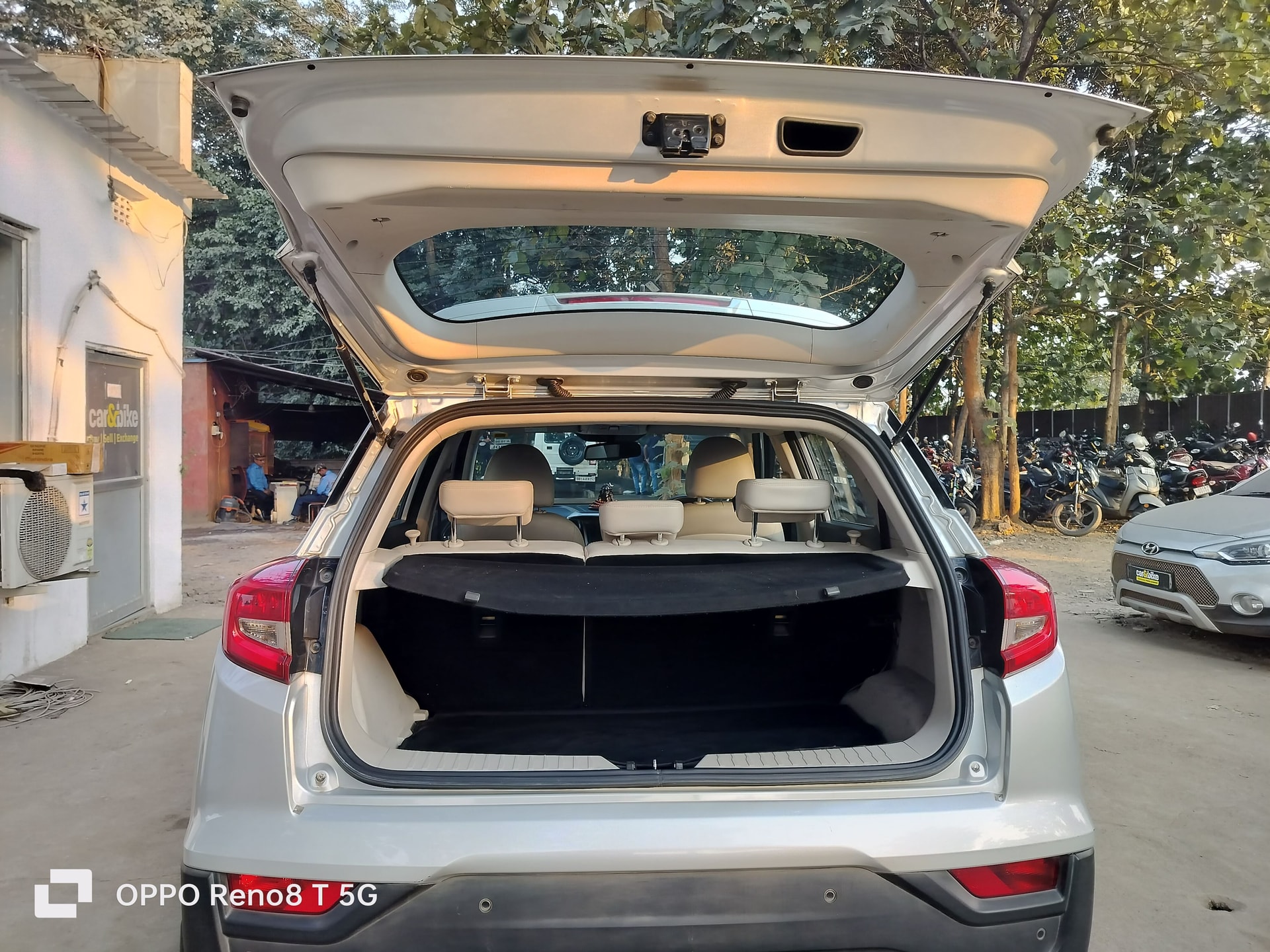 XUV300 image 10 XUV300 image 10