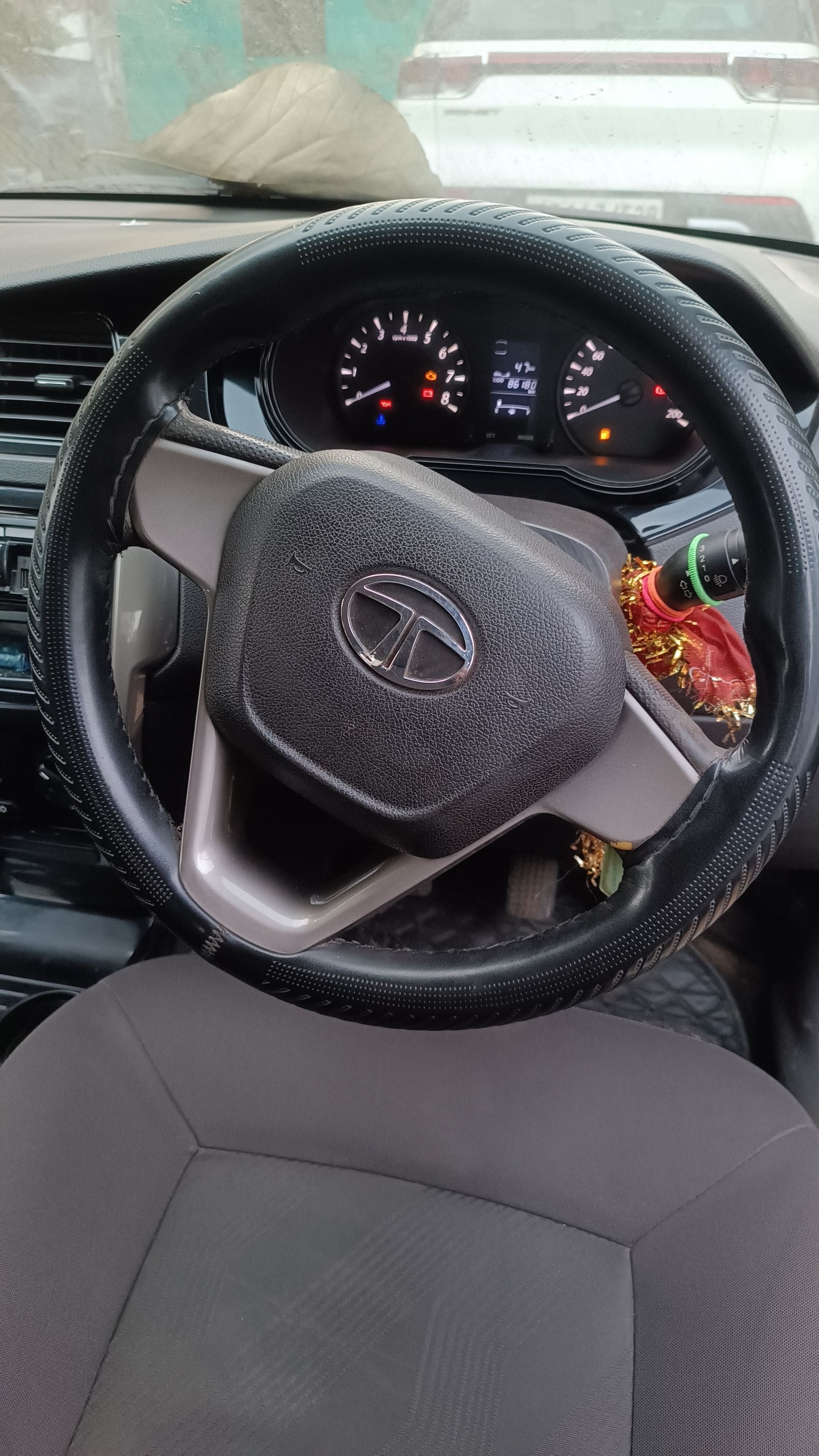 Bolt image 13 Bolt image 13