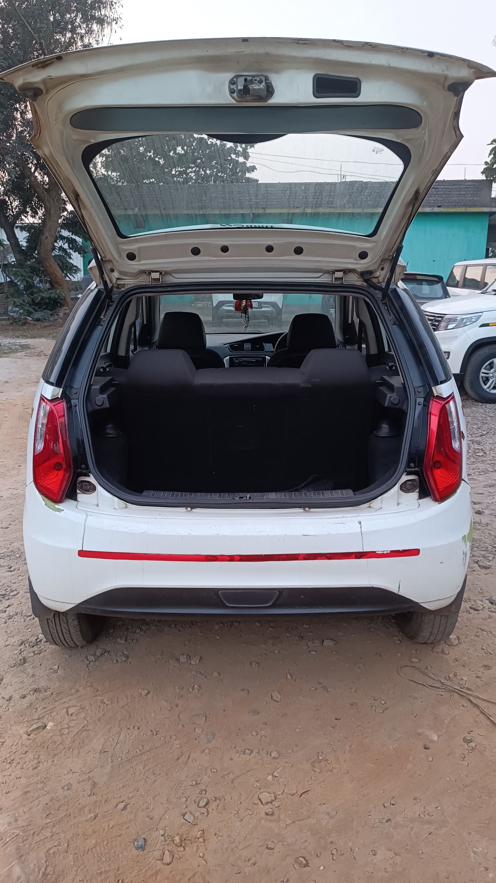 Bolt image 10 Bolt image 10