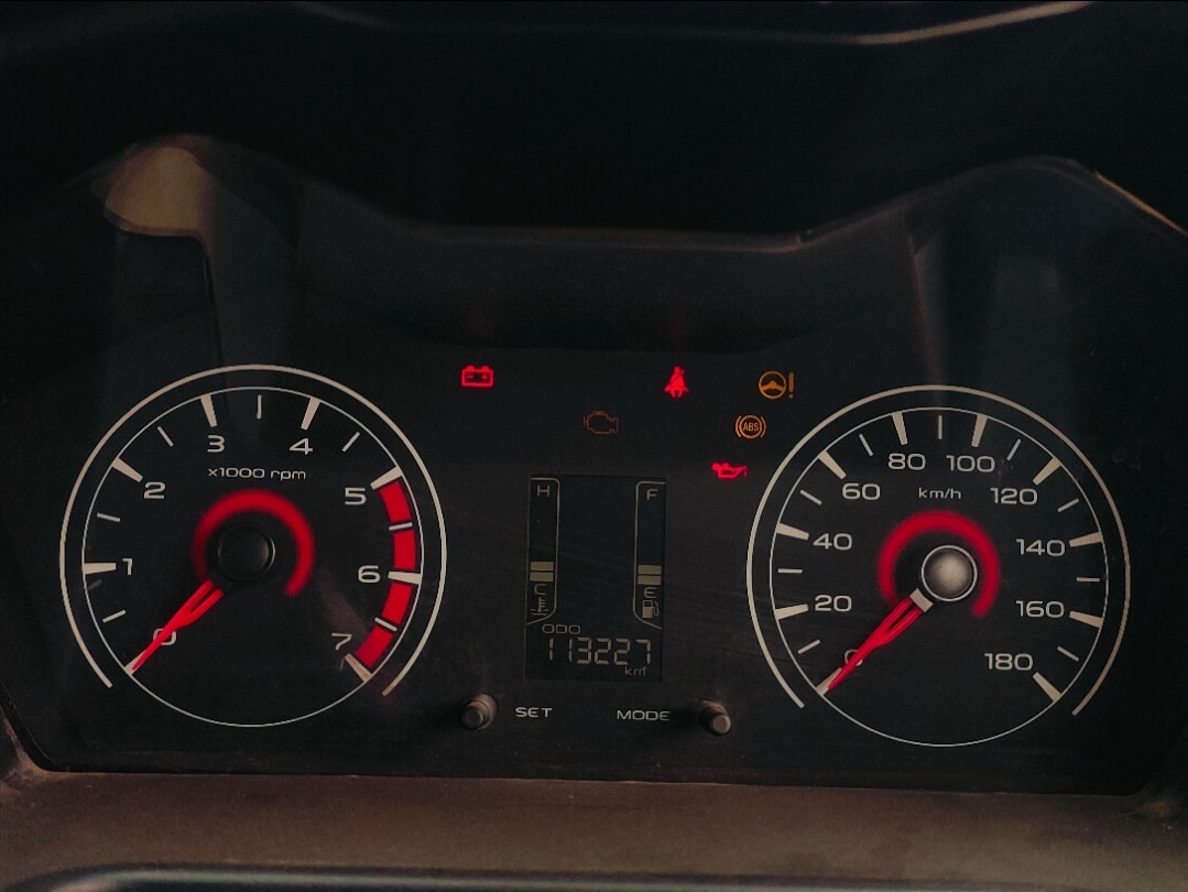 Used 2017 Mahindra KUV100 Used 2017 Mahindra KUV100