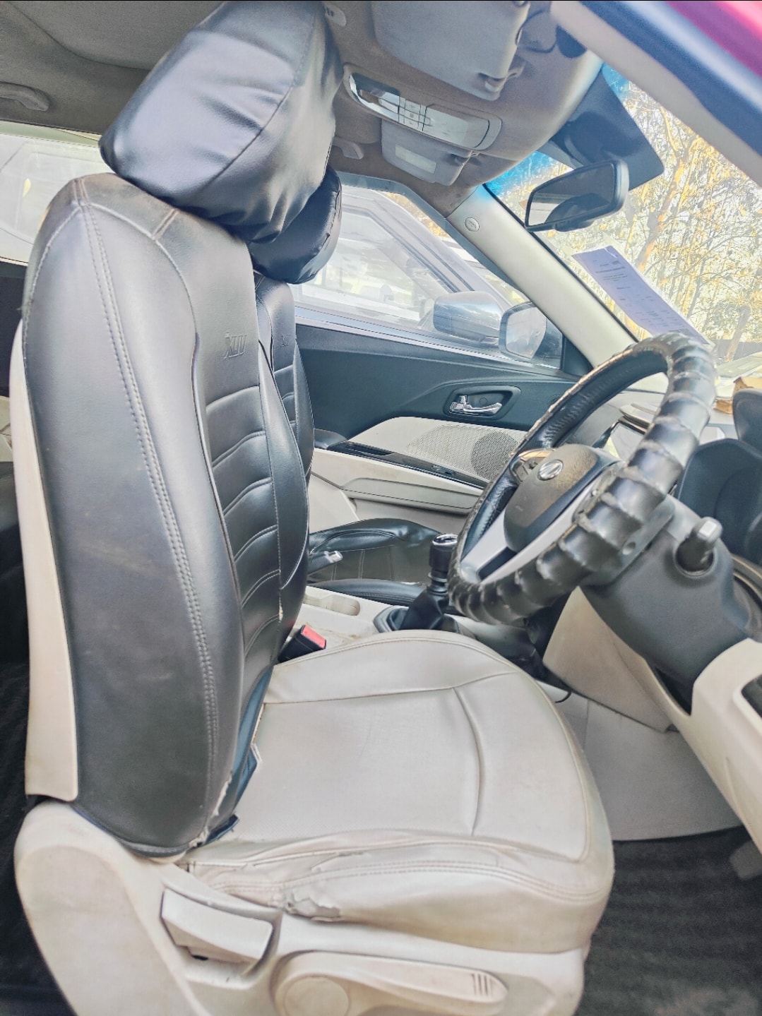 XUV300 image 11 XUV300 image 11