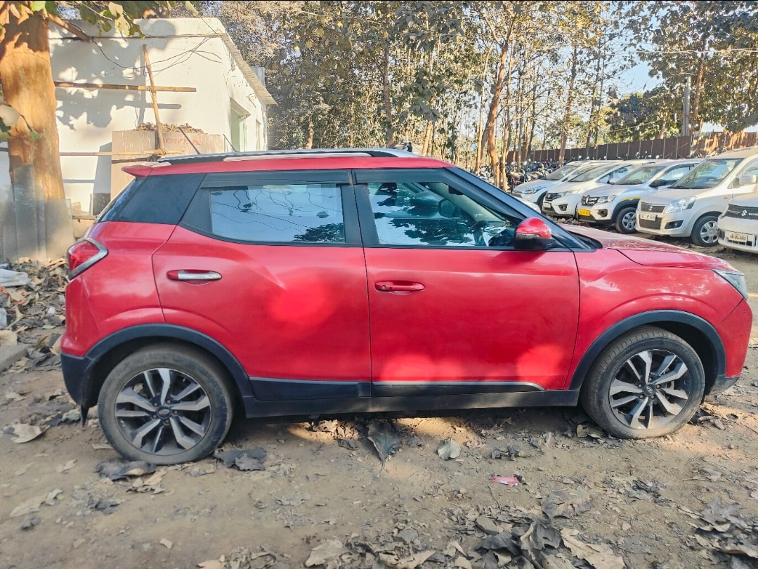 XUV300 image 4 XUV300 image 4