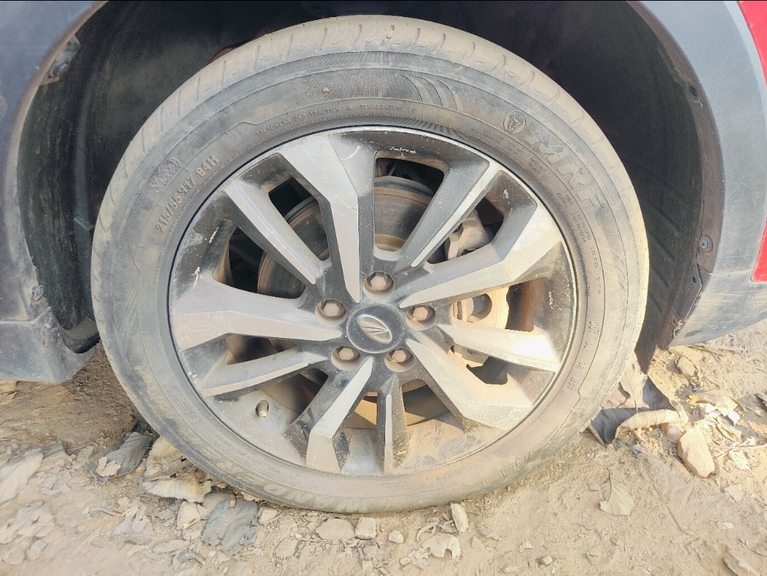 XUV300 image 6 XUV300 image 6