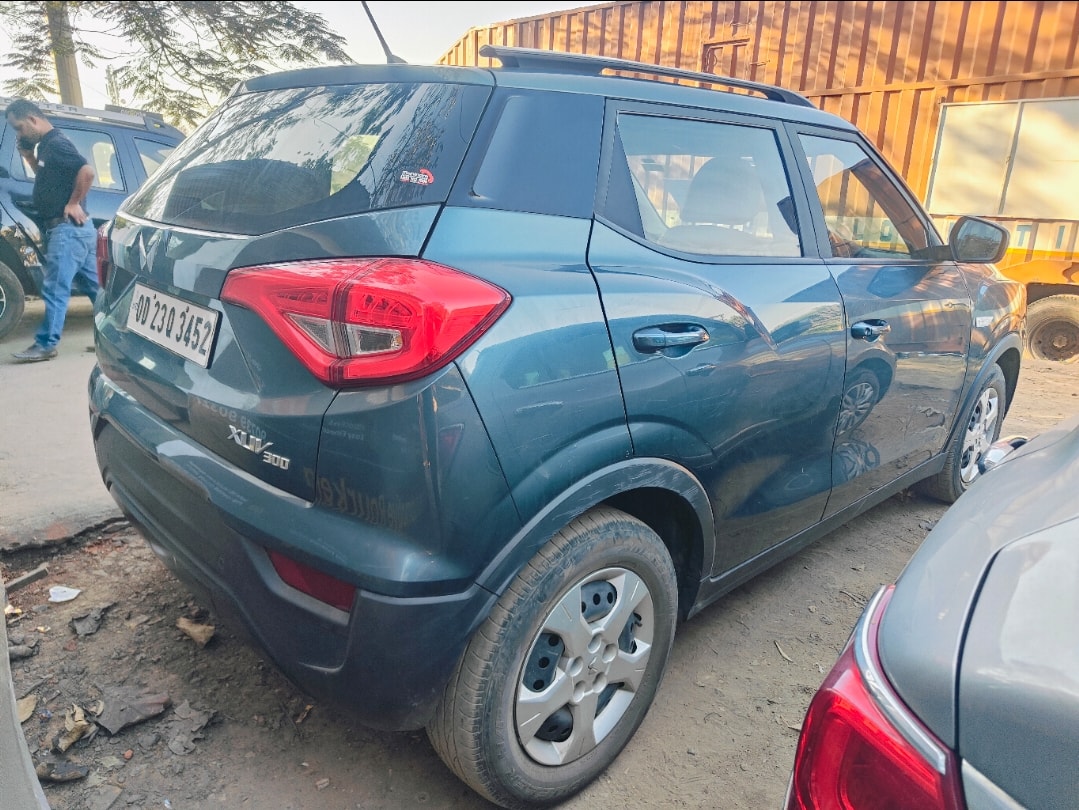 Used 2023 Mahindra XUV300 Used 2023 Mahindra XUV300