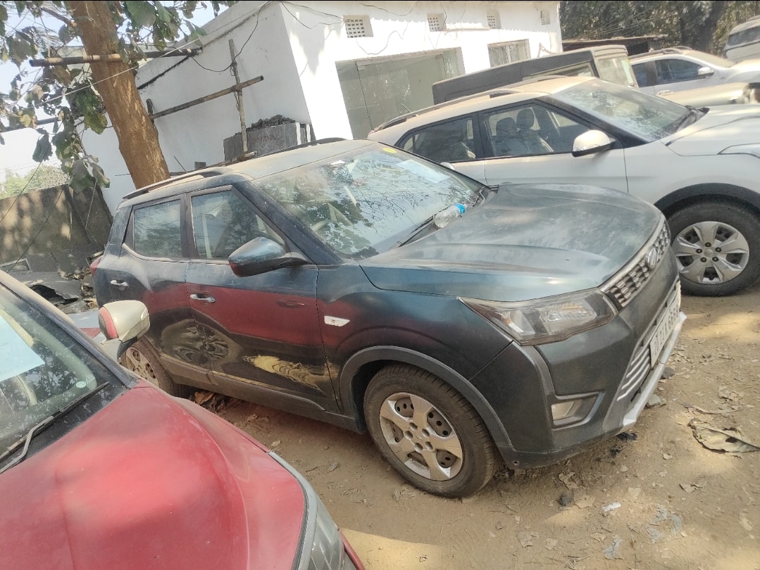 XUV300 image 4 XUV300 image 4